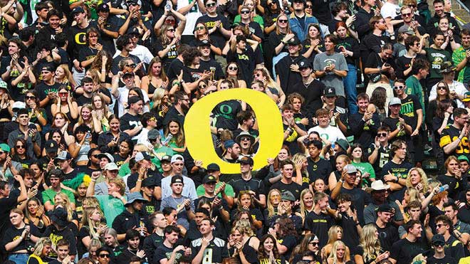 A crowd of University of Oregon students.