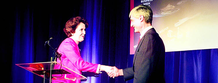 Aida Alvarez, head of the Small Business Administration, shakes hands with Treasury Secretary Robert Rubin during a Small Business Week event in 1999.